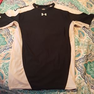 Under Armour Boy's Youth XL Sports Training Shirt Black & White